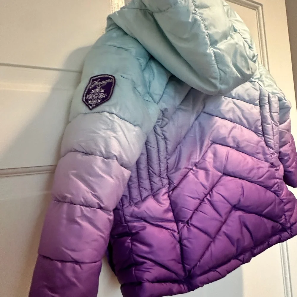 Girls heavy double lined ski jacket. - Picture 2 of 5